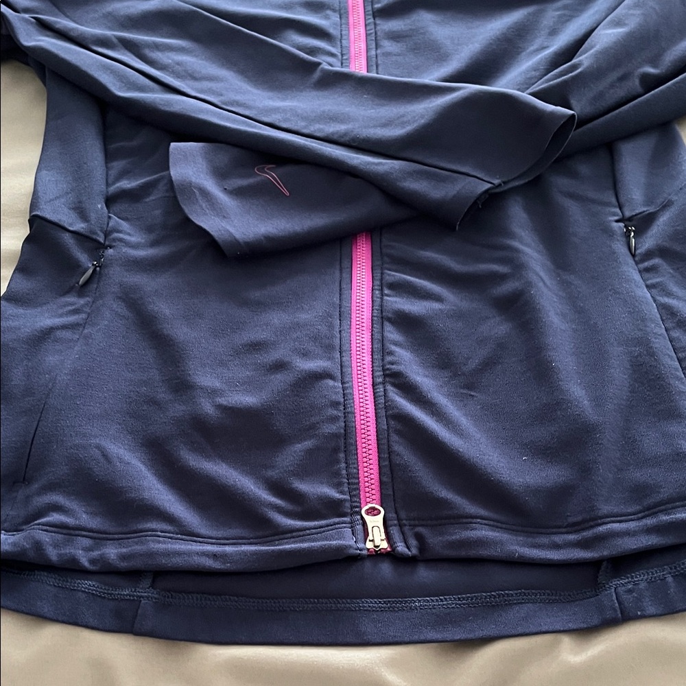 Nike Dri-Fit top - Picture 7 of 11